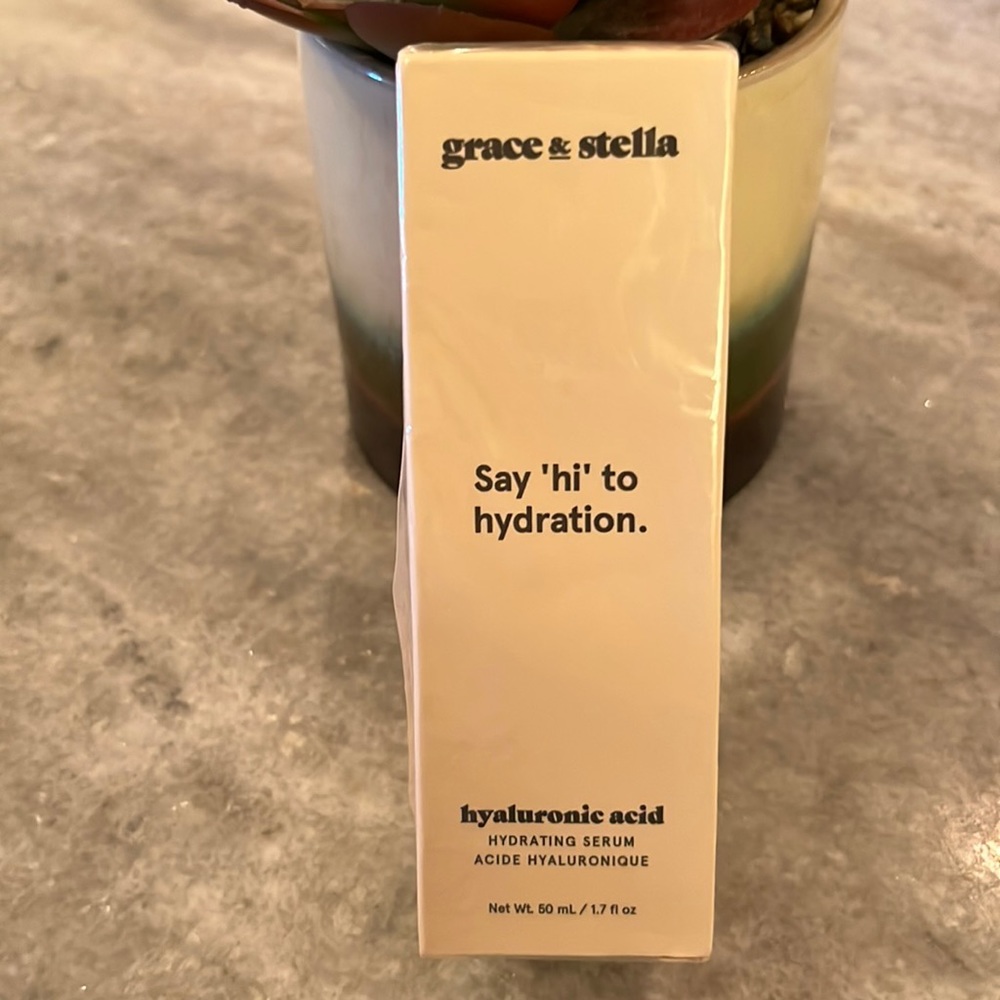 Grace and Stella Say Hi to Hydration Hyaluronic acid